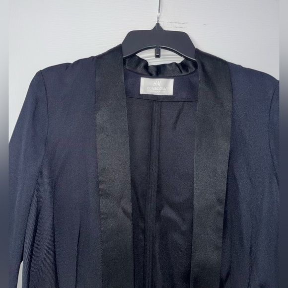H&M Conscious Silk Blend Oversized tie Blazer (Size 6) - Picture 2 of 6